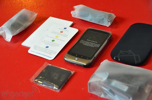 谷歌Nexus One手机开箱照抢先看