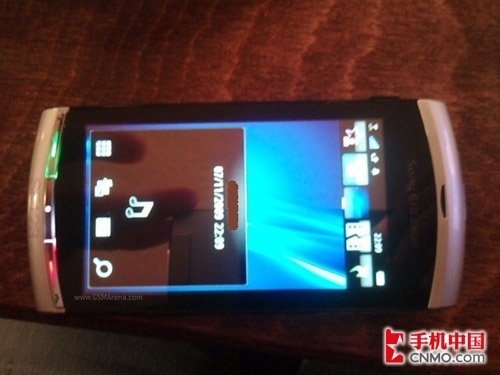 索尼爱立信S60 v5神秘全键盘新品亮相