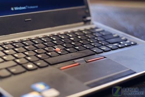 CES展品被偷拍 红色ThinkPad真机谍照