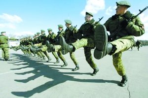 俄罗斯打造新型军队 2012年总员不超100万(图)