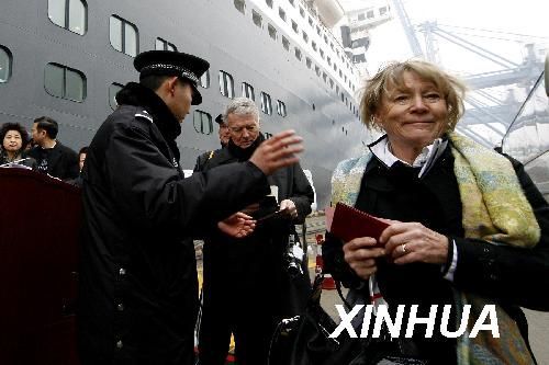 上海迎开埠以来最大邮轮 船票最低3千美元(图