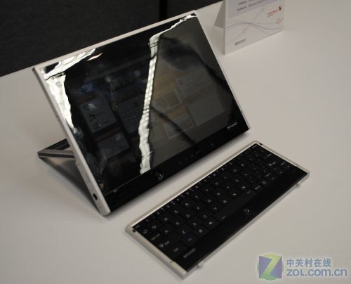 变形金刚?高通展示诡异造型平板电脑