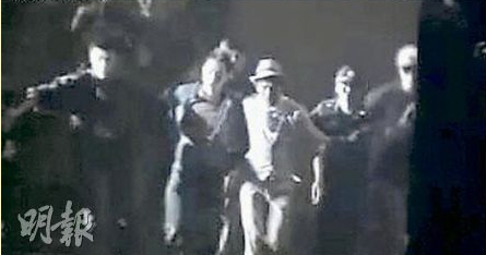 刘德华勇救被打歌迷过程曝光 受热捧变韩国英