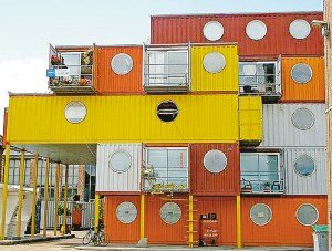 村民用集装箱改装房屋开农家乐(组图)