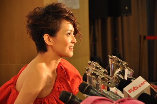 <em>梁咏琪微博</em>收集爱心 将捐八万元救助旱灾(图)-