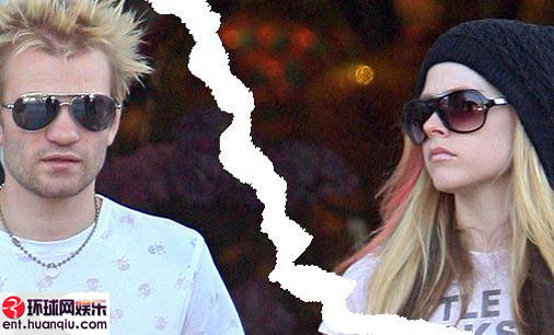 美媒:传艾薇儿吃回头草 脚踏两只船-艾薇儿