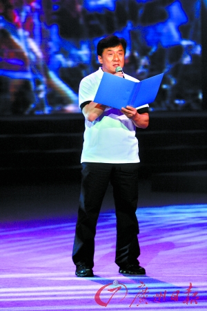 《抗旱救灾 我们在行动》晚会:刘德华几度落泪