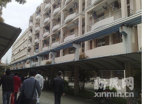 上海大学2名学生在寝室猝死 初步排除他杀-上