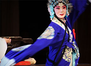 央视《空中剧院》龙江行博得满堂彩