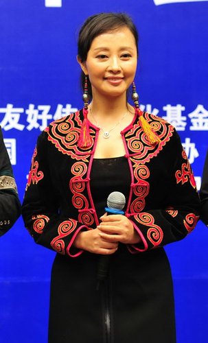 彝人制造曲比阿乌推新专辑
