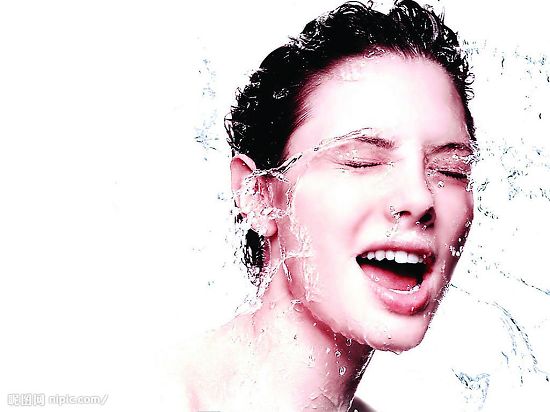 女人要靠水:保湿菜单吃出水润女人