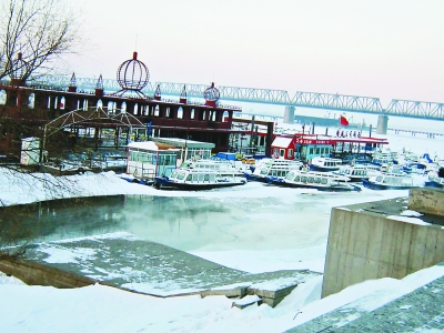 哈尔滨市沿江一截流排水管线冻裂3污水口直排