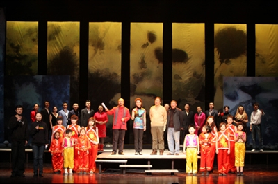 哈尔滨话剧院元旦上演《新年诗歌朗诵会》