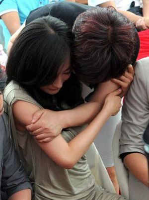 杨幂公然遭骚扰+绯闻<em>男友</em>冯绍峰旁观