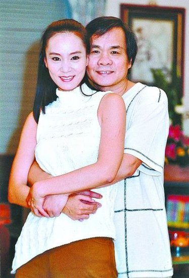 刘雪华丈夫坠楼身亡 经纪人称因修卫星意外失足