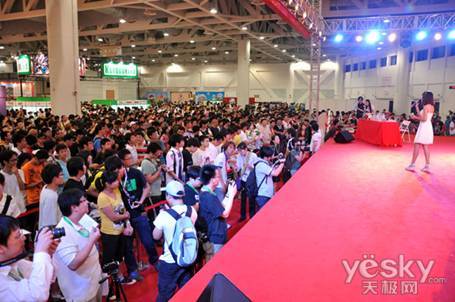 上海<em>CCG</em> <em>EXPO</em>:伏见司登台签售,倡轻小说阅读