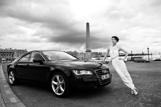 奥迪A7护航高圆圆巴黎时装周