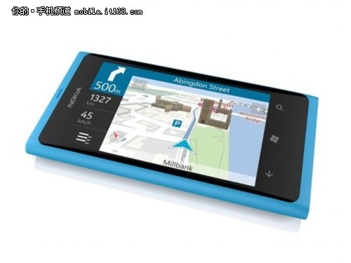 堪称最美WP7 诺基亚Lumia800真机解析-Lumi
