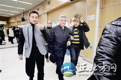 赵本山春晚小品大玩 激吻 搞笑台词曝光-春晚