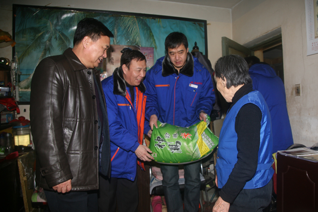 新闻台 新闻中心 集团公司宋成福,姚玉春,王彦君,胡海涛等领导也为