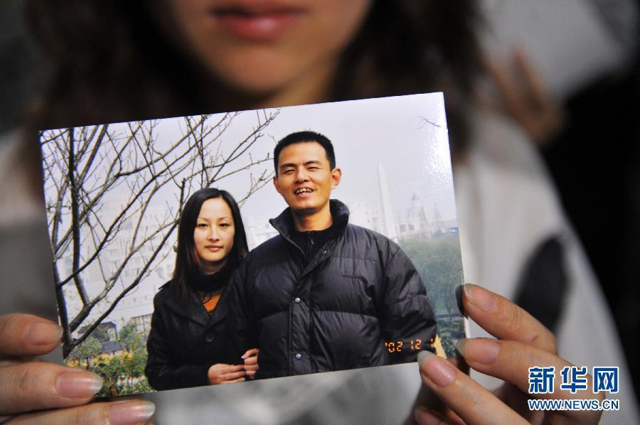 杭州客车司机遭飞来铁块击中 忍痛安全停车