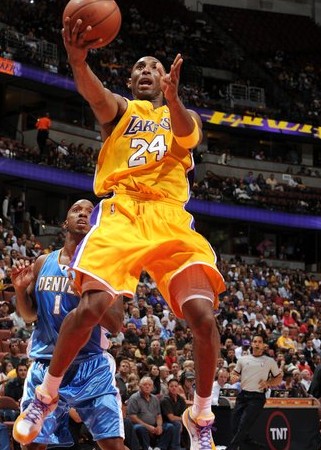 科比新季成功5要素:压缩上场时间 发挥领导力