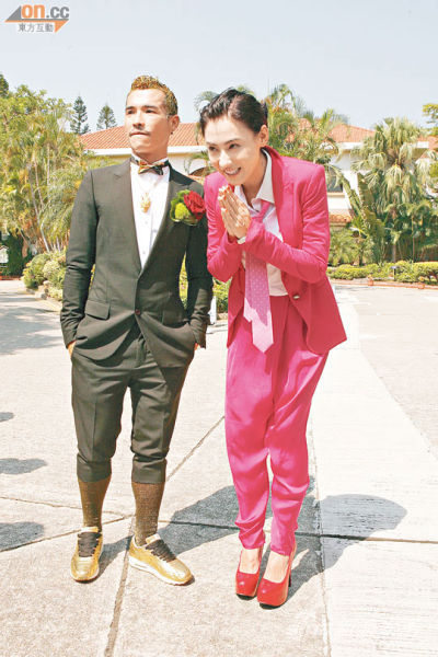 张豪龙大婚 <em>姐姐</em>张柏芝<em>一身</em>红装出席<em>弟弟</em>婚礼