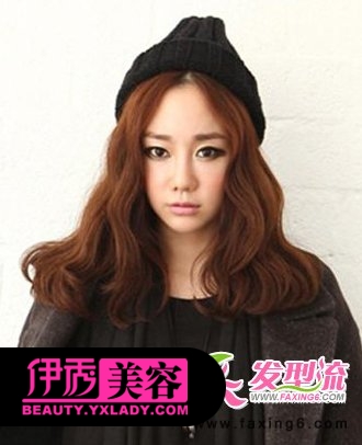 韩式<em>发型</em>,将女生<em>中长发发型</em>打造出蛋卷头的发