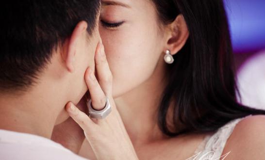  林志玲强吻黄渤 剧照曝光(组图)-林志玲,黄渤-东