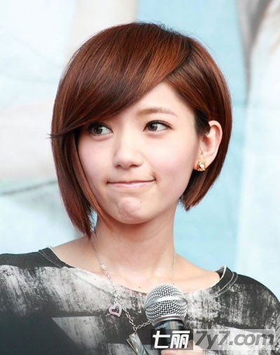 <em>2013时尚短发烫发发型</em>图片