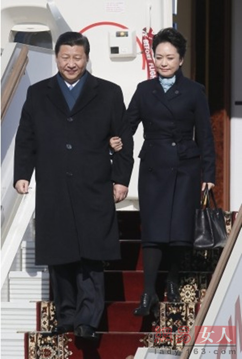 彭丽媛外访 政坛美人亮出<em>额头</em>更有power--东北