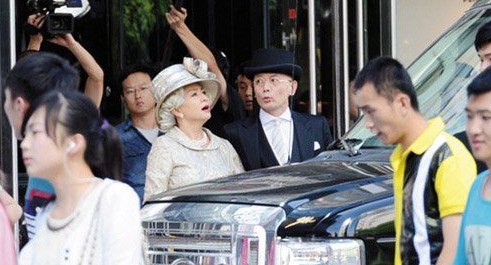 冯小刚《私人定制》涮假洋鬼子 葛优宋丹丹亮