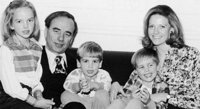 邓文迪离婚现状:无权介入家族生意 分手费未知