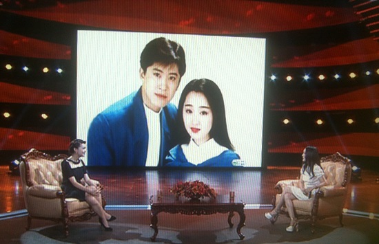 杨钰莹做客BTV《全景对话》首次畅谈沉寂十年