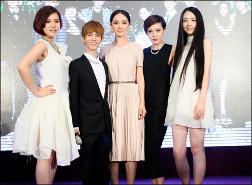 <em>时代姐妹花</em>聚《<em>快乐大本营</em>》 柯震东内地首秀