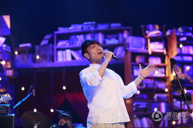杨宗纬开唱要歌迷夸他帅 自曝低潮期想做服务