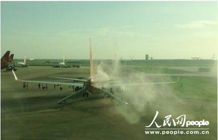 深圳飞北京航班发生火警 伤12人(组图)-北京|航