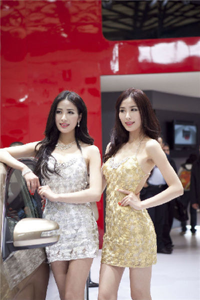 网传百万包养Showgirl 双胞胎<em>朱雯朱静</em>作回应-