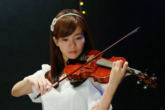 《花非花》引领暑期档 李晟人气升级新女神-李