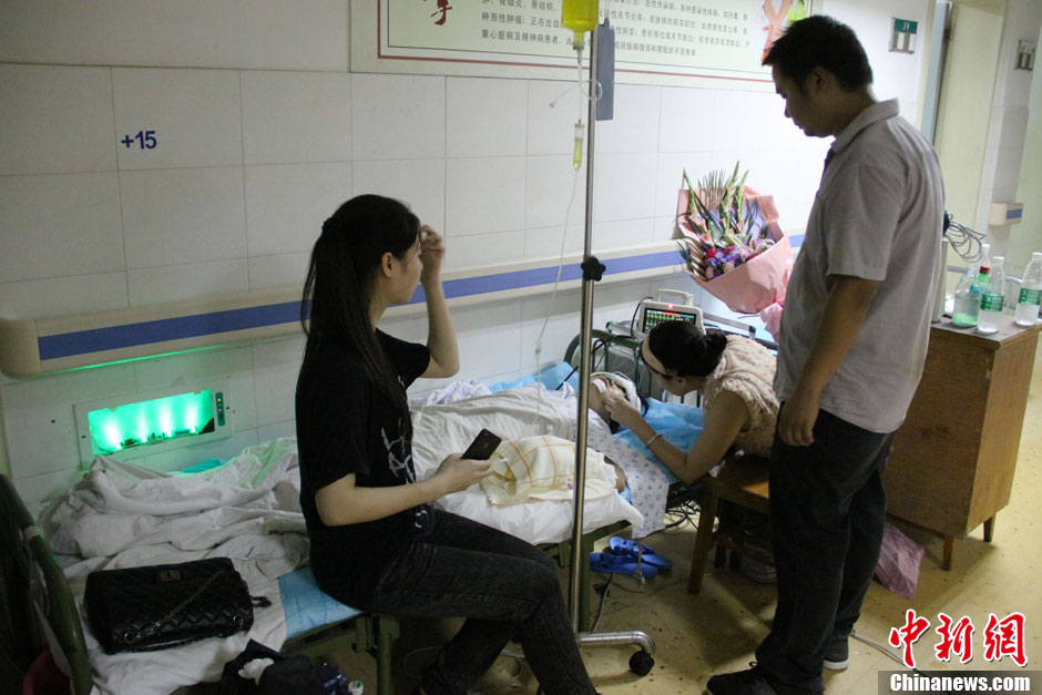 湖南一男患者持刀砍伤三护士 其中一护士有身