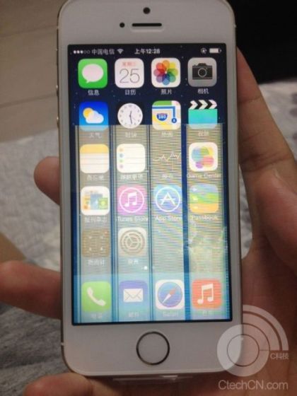 土豪金iPhone5S被爆屏幕问题 陷 花屏门 -ipho