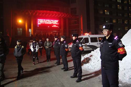 小警灯亮晶晶 治安防控有提升--鹤岗新闻网