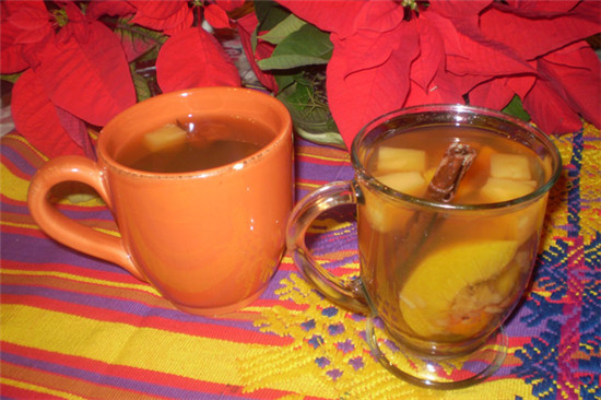 千奇百怪的圣诞饮品 立陶宛人喝罂粟籽牛奶-圣