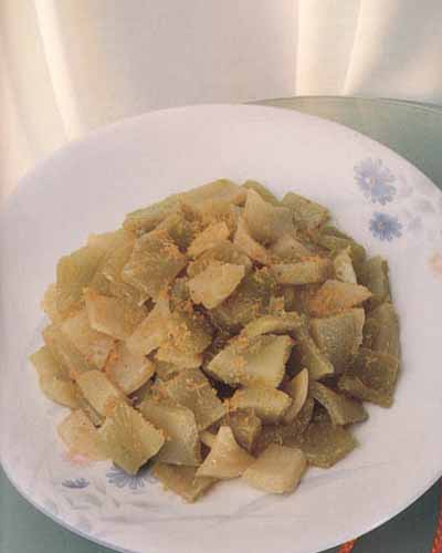 养生警惕：西红柿生姜 14种食物吃错送命的图片