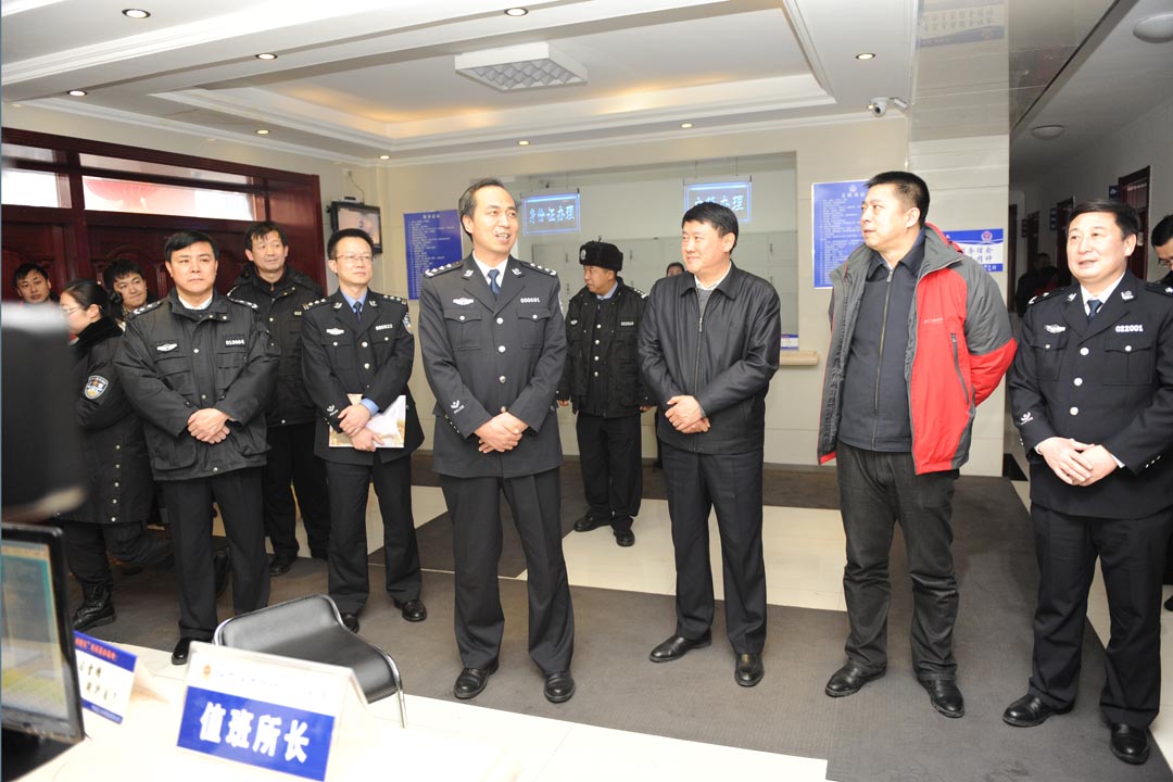 公安部慰问组慰问我省一级英模王影家属--东北