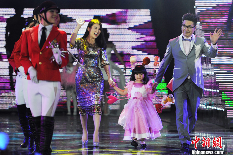 爸爸去哪儿萌娃星爸齐聚湖南卫视春晚(图)-春