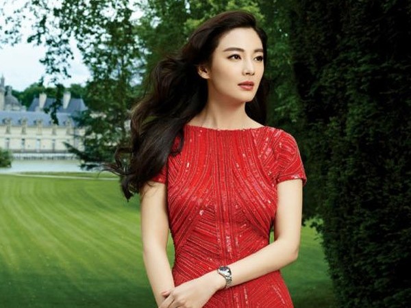 细数娱乐圈的骨感女星