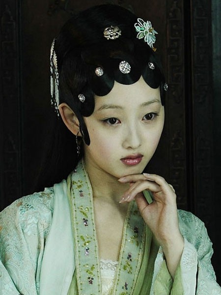 细数娱乐圈的骨感女星