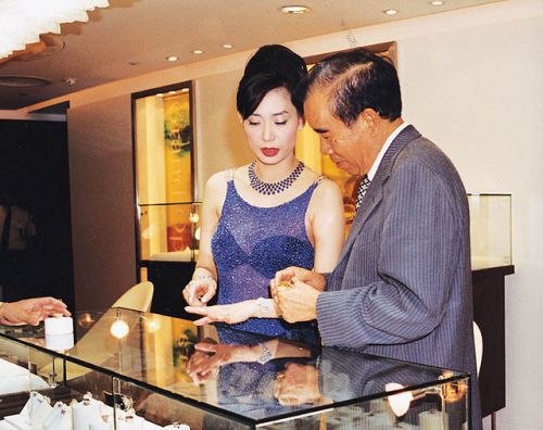 关之琳邝美云黎瑞恩揭秘中年传奇女星跌宕人生