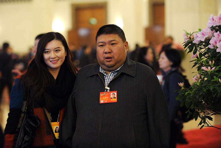  毛新宇 委员受追捧-两会| 毛新宇 |人民大会堂|全体